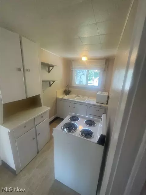 860 Chalker St, Akron, OH 44310 photo 10