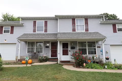 223-225 N Harmony St, Medina, OH 44256