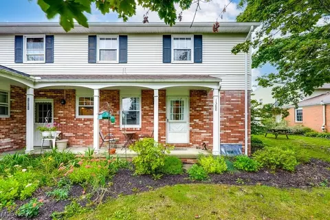 1388 Athena Dr, Kent, OH 44240