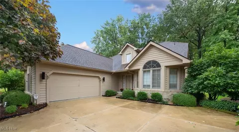 2216 Waters Edge Dr, Westlake, OH 44145