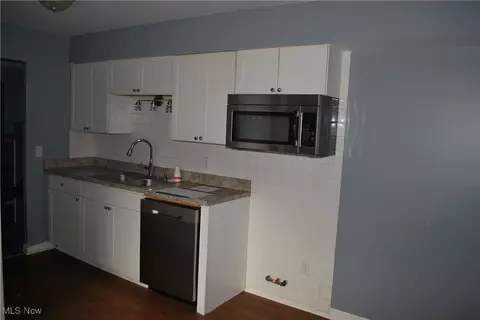 174 Warden Ave, Elyria, OH 44035 photo 5