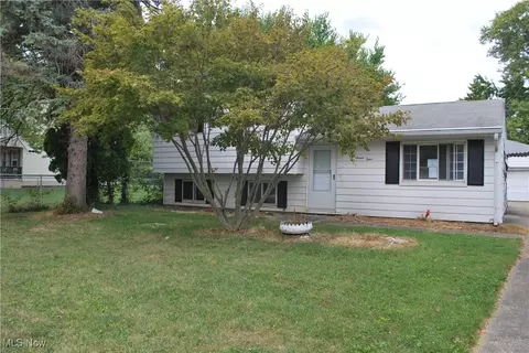 174 Warden Ave, Elyria, OH 44035 photo 2