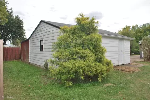 174 Warden Ave, Elyria, OH 44035 photo 23