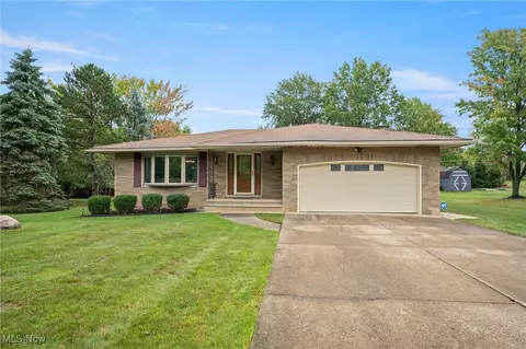 9601 Sharon Ln, North Royalton, OH 44133