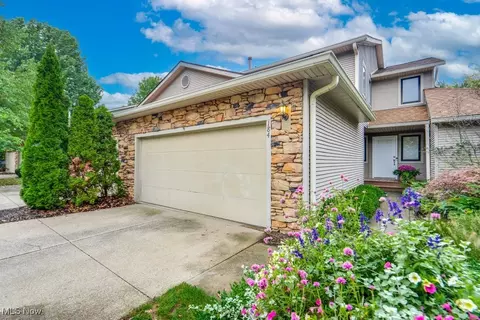 184 Delaware Trl, Copley, OH 44321