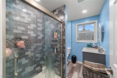 Bath - 2232 E 30th St, Lorain, OH 44055 photo 2 of 4