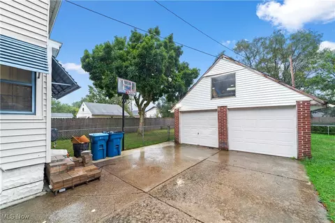 Exterior - 2232 E 30th St, Lorain, OH 44055 photo 2 of 4