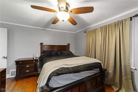 Bedroom - 2232 E 30th St, Lorain, OH 44055 photo 2 of 9