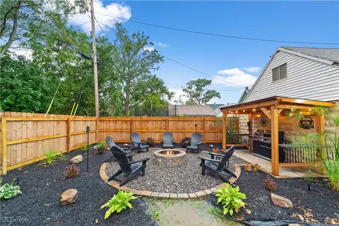 Exterior - 2232 E 30th St, Lorain, OH 44055 photo 3 of 4