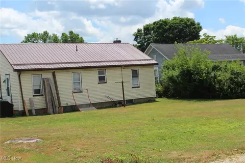 311 3rd St, Beverly, OH 45715 photo 3