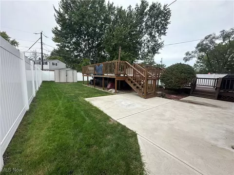 882 Jamestown Ave, Elyria, OH 44035 photo 24