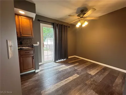 882 Jamestown Ave, Elyria, OH 44035 photo 8