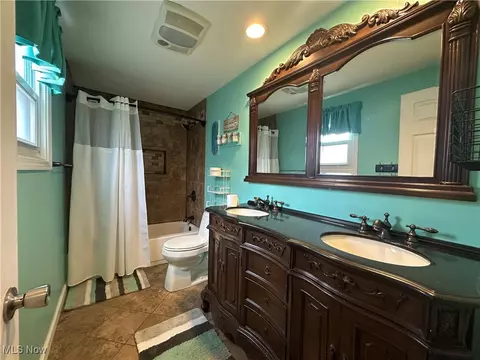 882 Jamestown Ave, Elyria, OH 44035 photo 16