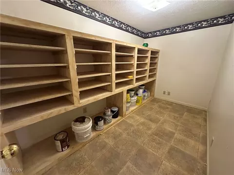 882 Jamestown Ave, Elyria, OH 44035 photo 18