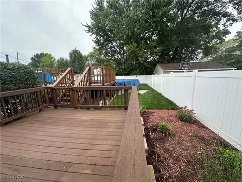 882 Jamestown Ave, Elyria, OH 44035 photo 23