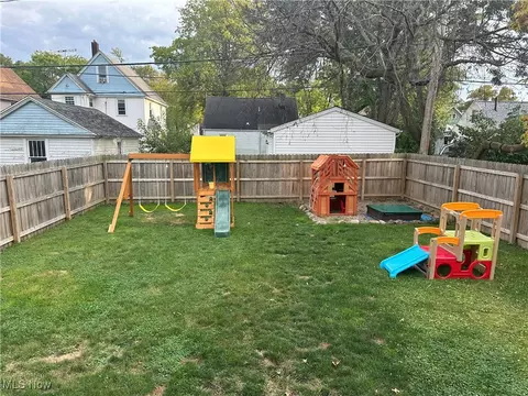 Exterior - 417 Kenyon Ave, Elyria, OH 44035 photo 2 of 4