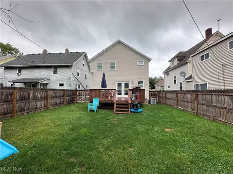 Exterior - 417 Kenyon Ave, Elyria, OH 44035 photo 4 of 4