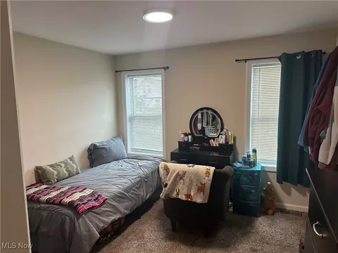 Bedroom - 417 Kenyon Ave, Elyria, OH 44035 photo 3 of 3