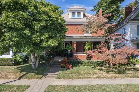 1615 Oak St, Parkersburg, WV 26101