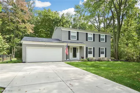 435 Schocalog Rd, Akron, OH 44320