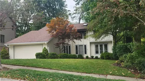 8398 Settlers Psge, Brecksville, OH 44141