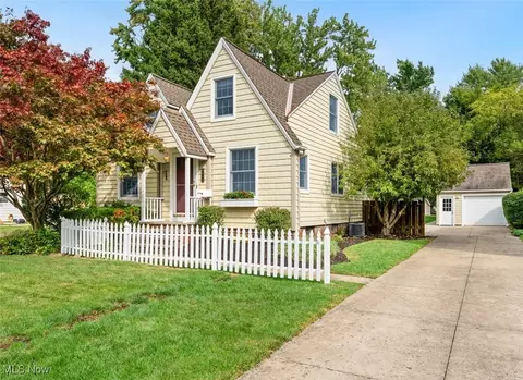 4313 W 229th St, Fairview Park, OH 44126