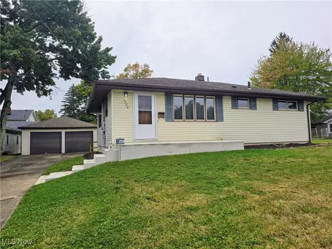 1520 Greenwood Ave, Girard, OH 44420