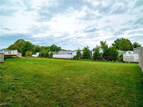 175 Wildflower Dr, Elyria, OH 44035 photo 4