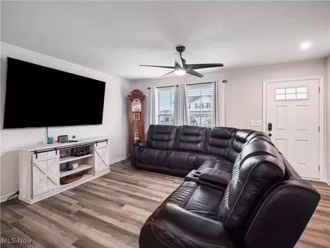 175 Wildflower Dr, Elyria, OH 44035 photo 8
