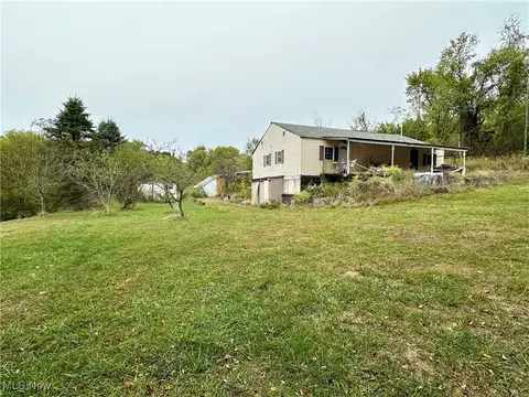 2111 Huffs Run Rd, Wheeling, WV 26003