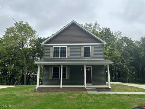 1032 Bernard St, Youngstown, OH 44502