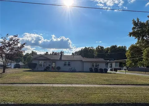 592 Notre Dame Ave, Austintown, OH 44515