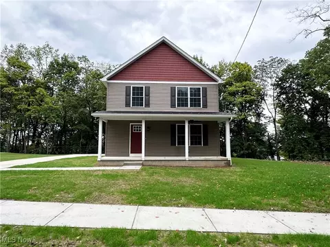 1024 Bernard St, Youngstown, OH 44502
