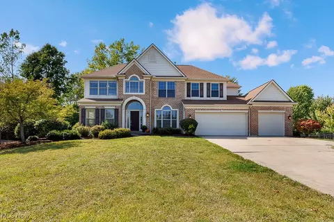 1286 W Chase Dr, Brunswick Hills, OH 44212