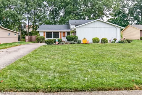 9411 Pheasant Run Pl, Strongsville, OH 44149