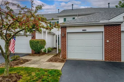 6745 Columbine Ct, Middleburg Heights, OH 44130