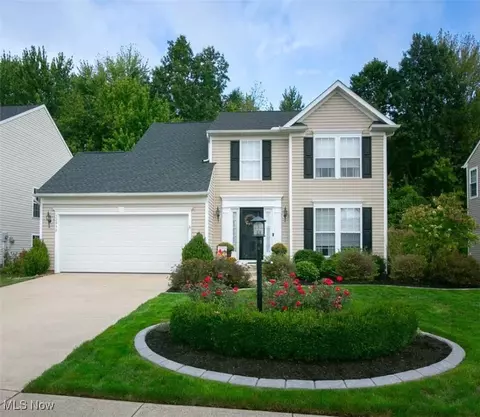 37956 Pebble Lake Trl, North Ridgeville, OH 44039