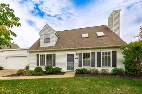 109 Bayberry Ln #36, Bedford, OH 44146