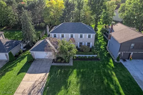 17421 Lexington Ln, Strongsville, OH 44136