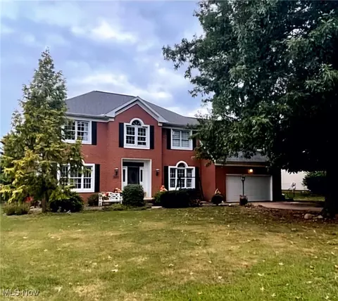 2667 Missenden St NW, North Canton, OH 44720