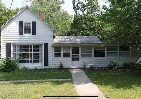 28825 Eddy Rd, Willoughby Hills, OH 44092