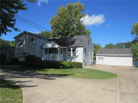 39007 Johnnycake Ridge Rd, Willoughby, OH 44094 photo 3