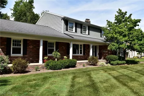 4392 Valley Forge Dr, Fairview Park, OH 44126
