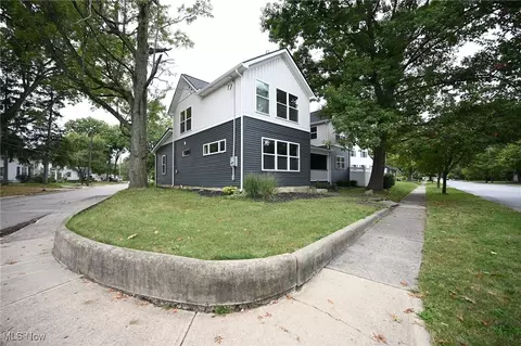 414 Prospect St, Berea, OH 44017 photo 1