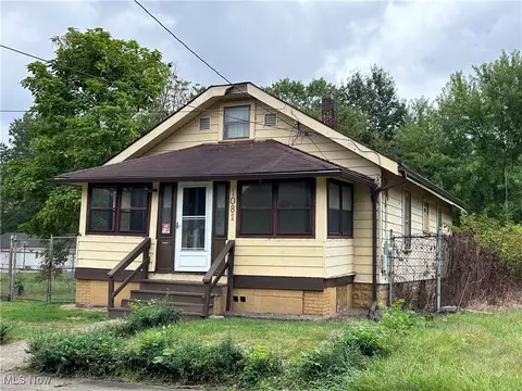 1081 Wood Ave SW, Warren, OH 44485