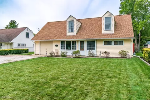 5050 Belle Meadow Rd, Mentor, OH 44060