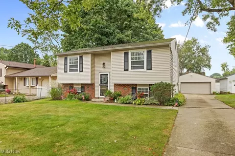 1404 Kendale Dr, Akron, OH 44314
