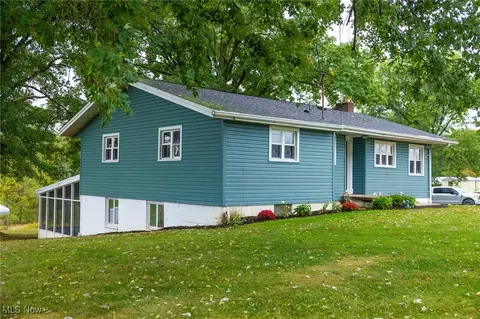 4679 Dover Rd, Apple Creek, OH 44606