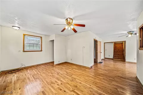1124 E 16th St, Ashtabula, OH 44004 photo 5