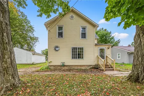 1124 E 16th St, Ashtabula, OH 44004